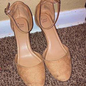 They are belt to fit comfortably